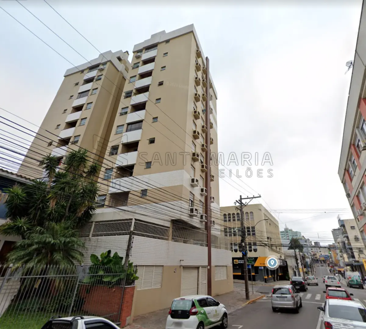 LOTE 001 - Apartamento n°904, localizado no 9º pavimento ou 8º andar do Edifício Juriti, à rua Tuiuti esquina com a rua Riachuelo, n°2.121 em Santa Maria/RS, com área privativa de 58,0900m², área total de 78,6997m². Este apartamento contém hall de acesso, sala com sacada, 2 dormitórios, banheiro social, cozinha e área de serviço. Não possui garagem. Matriculado sob n° 90.368 do CRI de Santa Maria/RS.