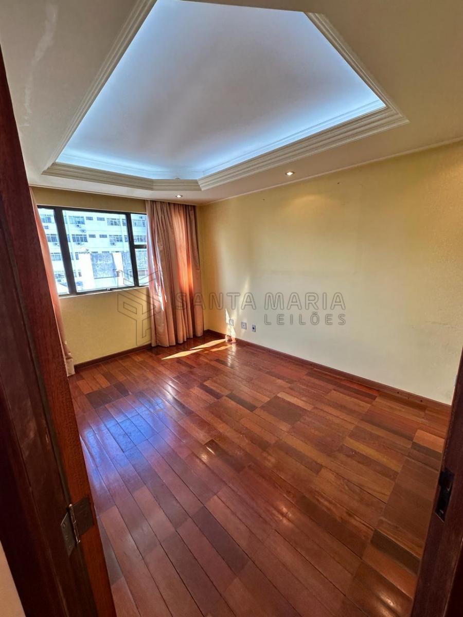 Sala comercial 603,  no sexto pavimento do Edifício Santa Maria Shopping, com a área privativa de 61,90m²com frente para o alinhamento do Calçadão da rua Dr. Bozano. Matriculada sob n°82.546 do CRI de Santa Maria/RS.