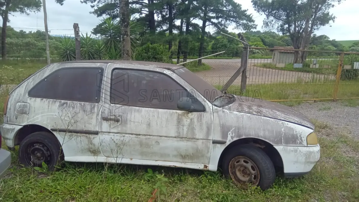 Veículo VW/GOL CLI 1.8, ano/modelo 1995/1995, placas LXH4168, RENAVAM 639999590, na cor branca.