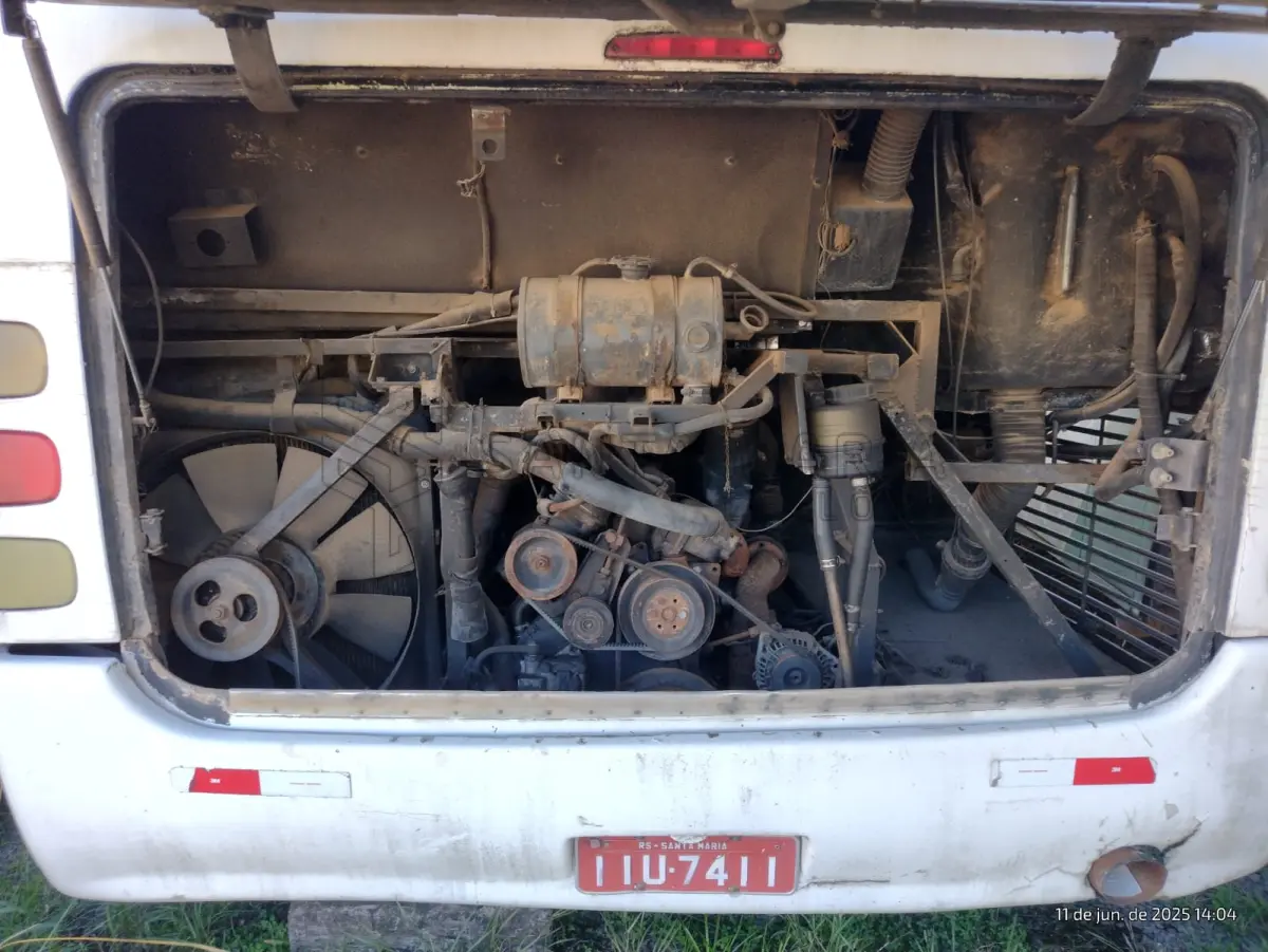 LOTE 022 - Ônibus M.BENZ/COMIL CAMPIONE R, ano/modelo 1998/1999, placas IIU7411, RENAVAM 715501208, na cor branca, situação: ruim/motor.