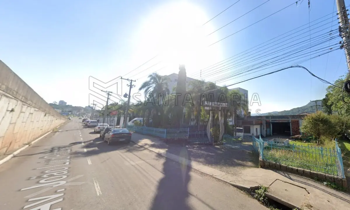 LOTE 001 - Terreno com aproximadamente 3.940m² com mais de 1.500m² de área construída em Santa Maria/RS.