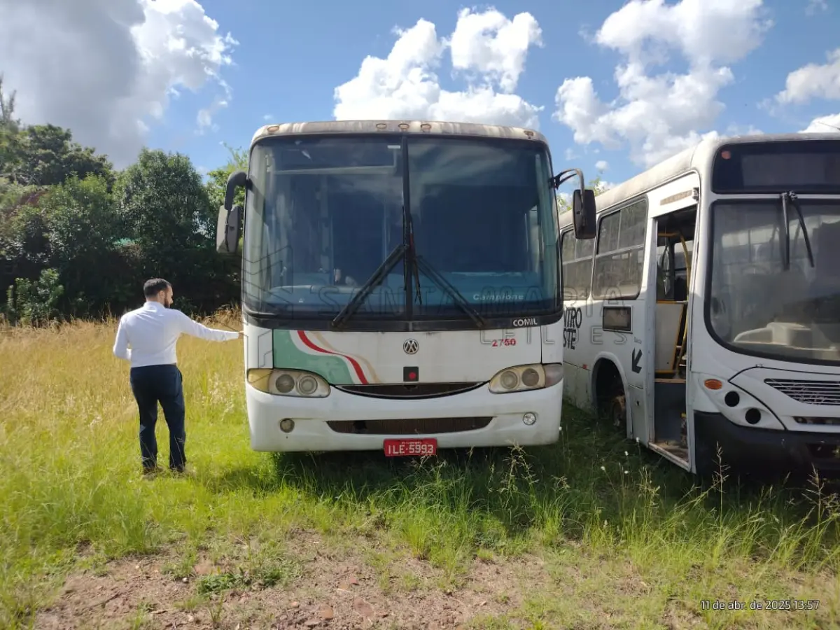 LOTE 025 - Ônibus VW/COMIL CAMPIONE R, ano/modelo 2003/2003, placas ILE5993, RENAVAM 803953666, na cor amarela, situação: ruim.