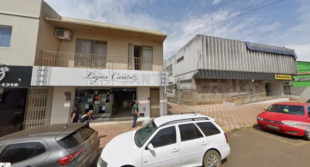 LOTE 001 - Loja n° 01 do Edifício Zahran, localizada na Rua Barão do Rio Branco, n°482 em Júlio de Castilhos/RS, com a área privativa de 181,16m², área de uso comum de 13,91m², área total construída de 195,07m², participando com uma fração ideal no terreno e nas coisas comuns de 0,44882, equivalente a uma cota ideal de 146,99m² e, vinculado a ela, um subsolo com 33,96m² de área privativa, 2,40m² de área de uso comum, com 36,36m² de área total, cabendo-lhe uma fração ideal no terreno e coisas comuns de 0,08366, equivalente a uma cota ideal de 27,40m². Matriculada sob n°10.860 do CRI de Júlio de Castilhos/RS.