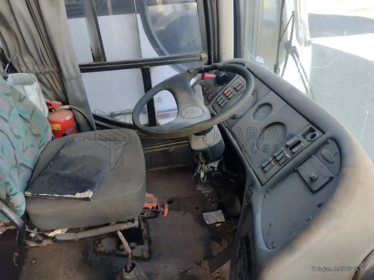 LOTE 015 - Ônibus M.BENZ/COMIL CAMPIONE R, ano/modelo 1998/1998, placas IIU7417, RENAVAM 715506498, na cor branca, situação: ruim.