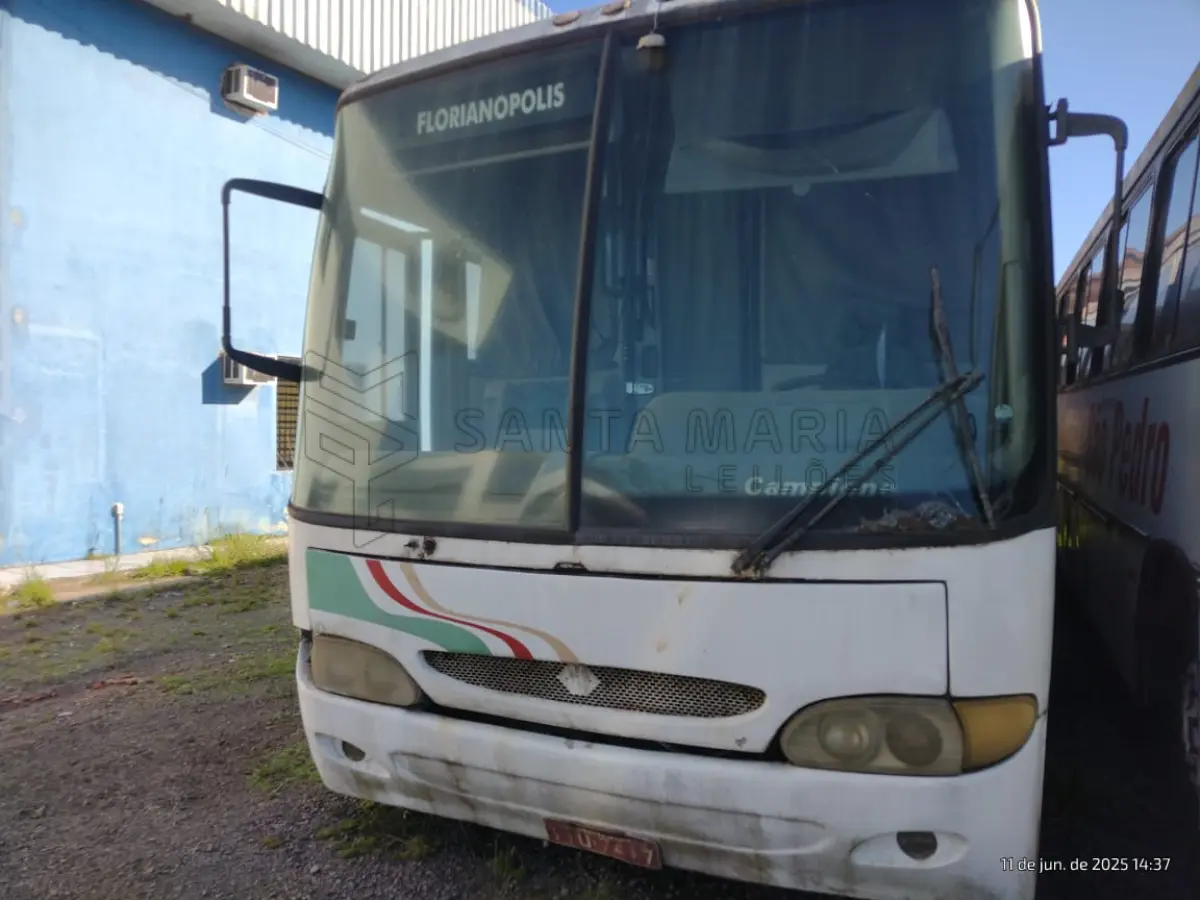 LOTE 015 - Ônibus M.BENZ/COMIL CAMPIONE R, ano/modelo 1998/1998, placas IIU7417, RENAVAM 715506498, na cor branca, situação: ruim.
