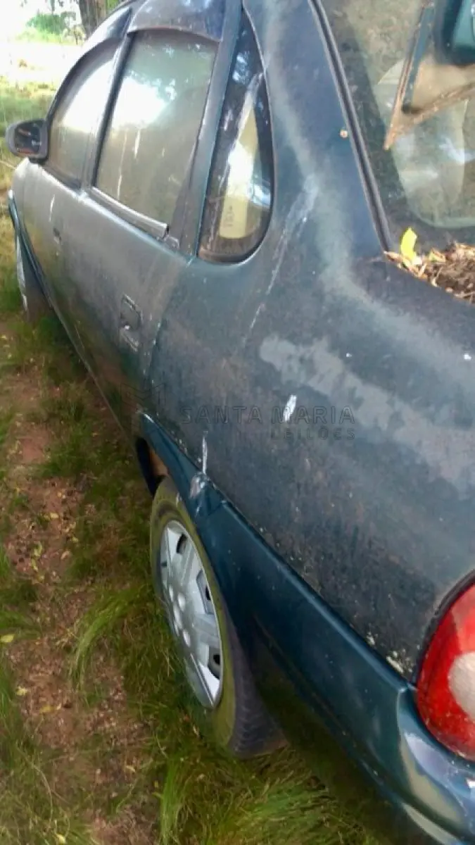 LOTE 001 - Veículo GM/CLASSIC SPIRIT, ano/modelo 2006/2006, placas DJP0764, RENAVAM 888090390, na cor verde. Veículo parado no depósito deste leiloeiro desde 08/11/2021.