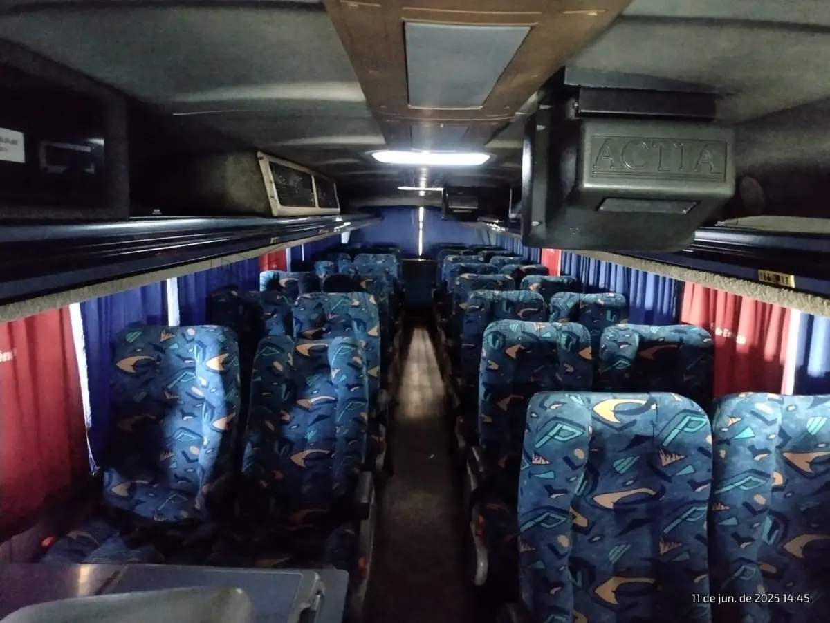 LOTE 023 - Ônibus M.BENZ/BUSSCAR PANORAMI R, ano/modelo 1999/1999, placas IJG7G06, RENAVAM 728960346, na cor branca, situação: ruim/motor.