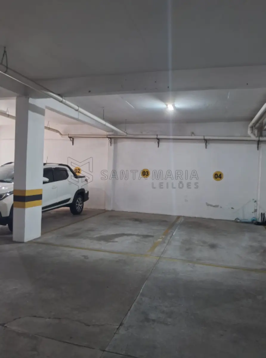 LOTE 001 - Box garagem n° 03, localizado no subsolo do Edifício Residencial Órion, na rua Conde de Porto Alegre n°953 em Santa Maria/RS, com a área privativa de 11,9070m², uma área total de 24,5237m² e fração ideal equivalente a 0,0030404 no terreno e coisas de uso comum. Matriculado sob n°112.720 do CRI de Santa Maria/RS.