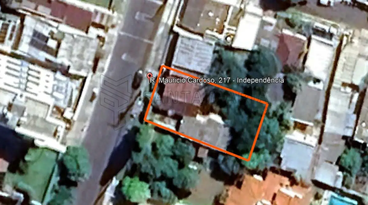 LOTE 001 - Um chalé de madeira, localizado na Rua Mauricio Cardoso, n° 217 no Bairro Cidade Alta em Alegrete/RS e, o respectivo terreno irregular com a área de 390,05m², com as seguintes medidas e confrontações: 26m90 ao Norte; 26m90 ao Sul; 15m70 a Leste e, 13m30 ao Oeste, onde faz frente. Certidão nº 28.901, Livro 3-AT, folhas 166 do Registro de Imóveis de Alegrete/RS.