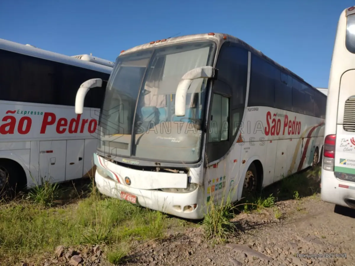 LOTE 024 - Ônibus VW/MPOLO PARADISO R, ano/modelo 2005/2005, placas IOF0930, RENAVAM 939121409, na cor branca, situação: ruim - motor, caixa e diferencial.