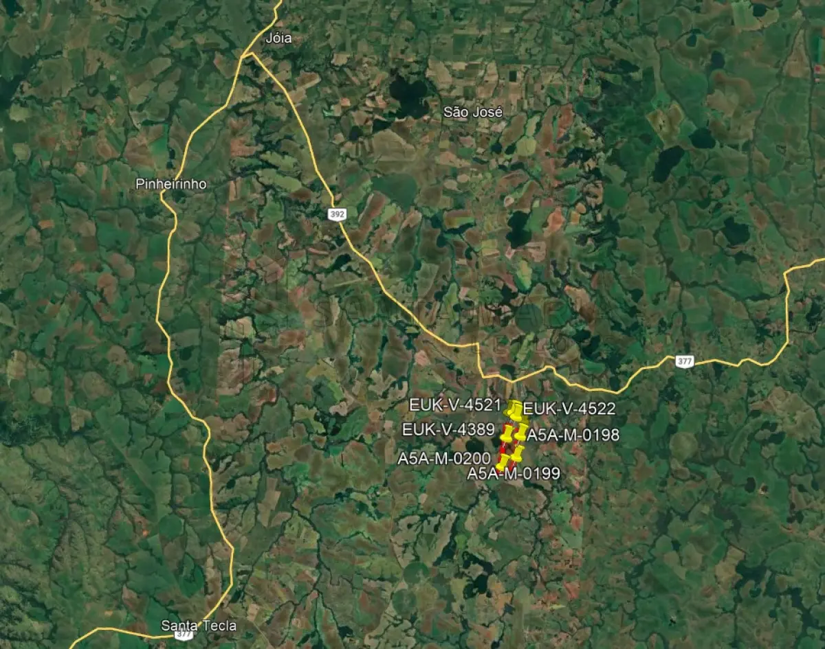 LOTE 002 - Uma fração de terras com a área de 128,5183 hectares, situada no lugar denominado Rondinha, no município de Joia/RS, com as seguintes confrontações: ao Norte, com terras da Sucessão de Ireno Ferreira de Mello; ao Nordeste, com terras de Agrofel Agro Comercial S.A; ao Leste, com terras de Cirio Wollmeister; ao Sudeste, com terras de Cirio Wollmeister. Matricula sob n° 11.762 do CRI de Augusto Pestana/RS.