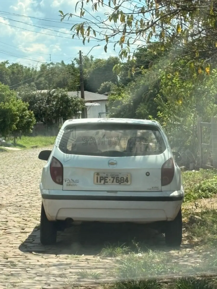 LOTE 001 - Veículo GM/CELTA 2P LIFE, ano/modelo 2008/2009, placas IPE7684, RENAVAM 986327069, na cor branca. Localização do bem: Rua Alexandre Silveira Martins, 429, Vila Rica - Santiago/RS. Fiel depositária: Marilene Lopes Souza.