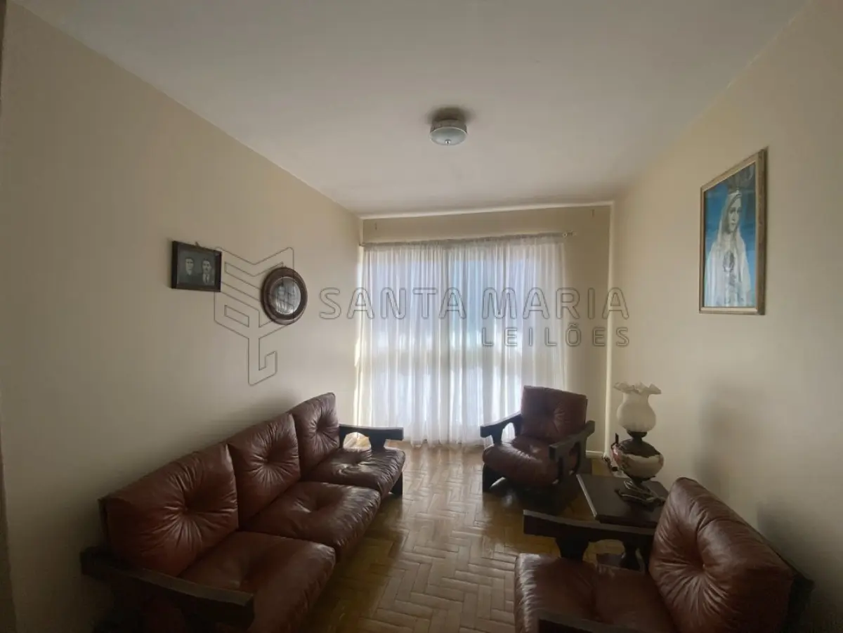 LOTE 001 - Fração de 14,28571429% pertence a Vitor Angelo Minuzzi e Jeane Drews Minuzzi do imóvel localizado na Rua Tito Beccon, 212, bairro Vila Nova em Santiago/RS com a área construída averbada de 279,94m² e o respectivo terreno com 1.187,80m², no quarteirão formado pelas ruas Tito Beccon, Ciro Melo, Rogerio Francisco da Rosa e José Caetano de Melo. Matriculado sob n° 48.236 do CRI de Santiago/RS. Coproprietário: Vera Mariza Kubica Minuzzi; Marlene Campos Minuzzi; Angela Maria Minuzzi; Jane Clea Minuzzi; Claudete Minuzzi Dorneles; Vivian Kubica Minuzzi do Prado; Eduardo Kubica Minuzzi.