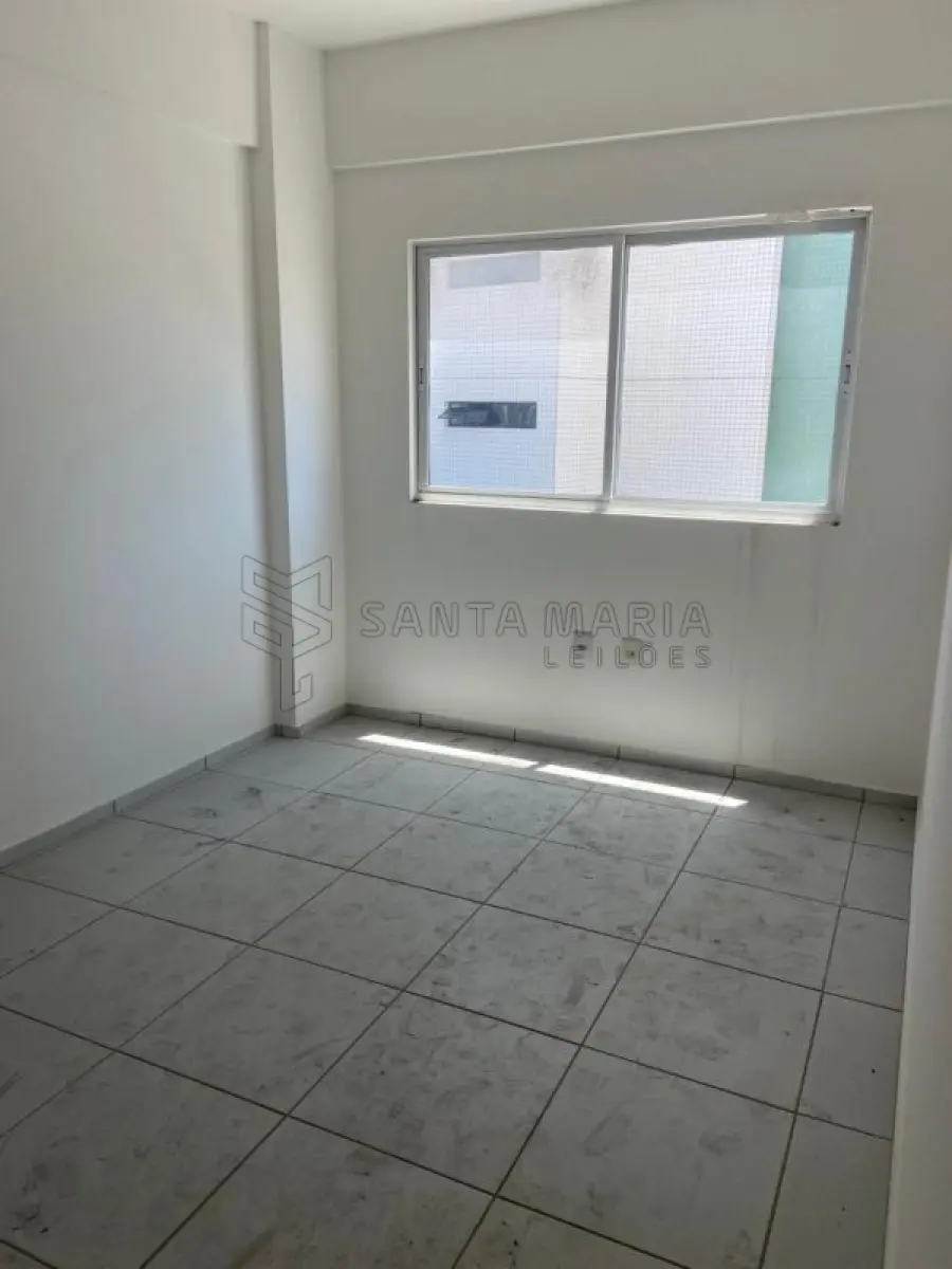 LOTE 003 - Apartamento 205 do edifício Residencial Villes De France situado à Avenida Prudente de Morais, nº 394, bairro Petrópolis em Natal/RN, e o box garagem 03, com área real privativa de 70,314, área real comum de 30,462 e área real total de 100,776 fração ideal de 0,007450 do imóvel n°25.621 do CRI de Natal/RS.