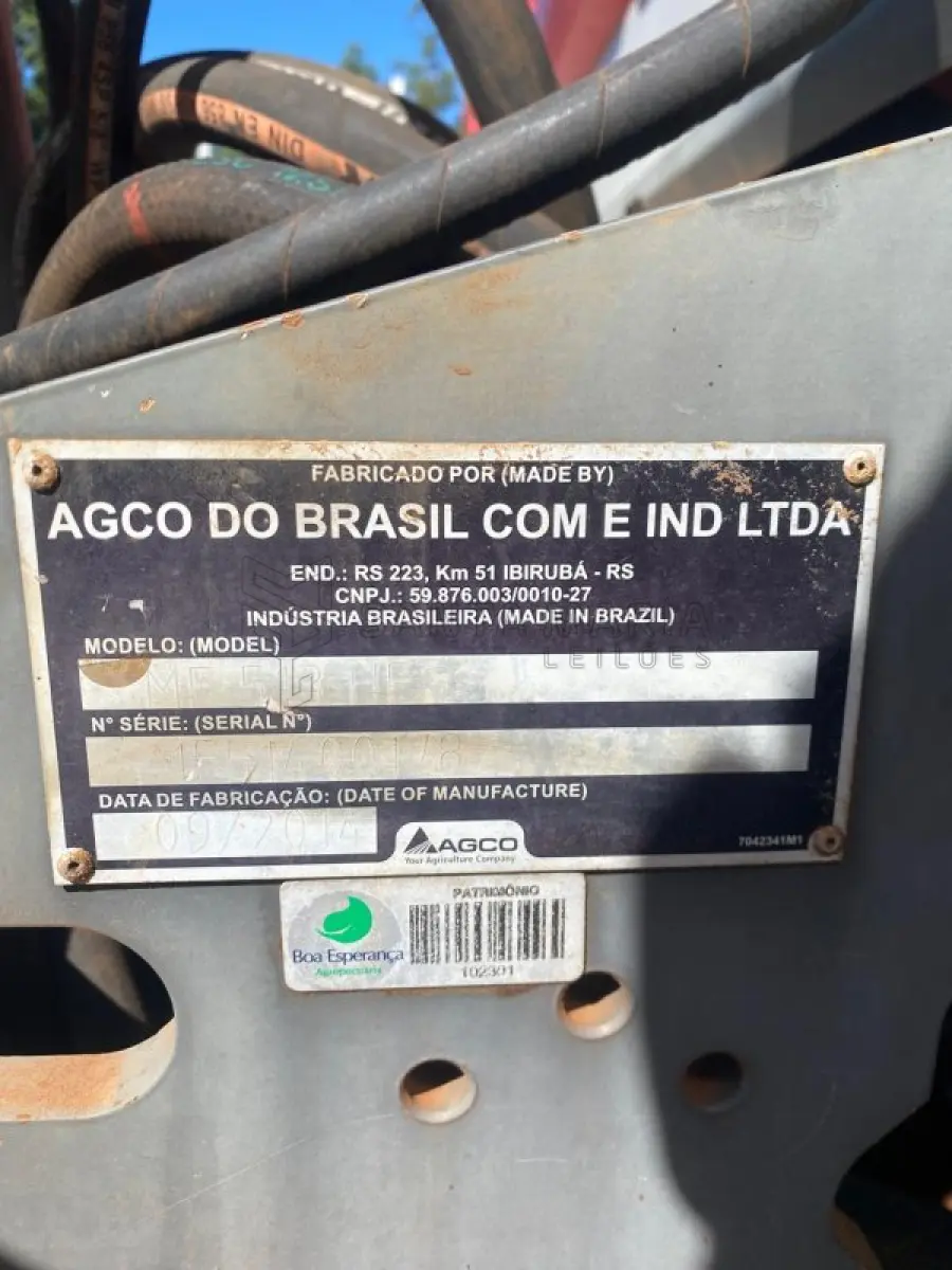 LOTE 001 - Plantadeira Massey Fergunson MF513 ano 2014,12 linhas, em bom estado.