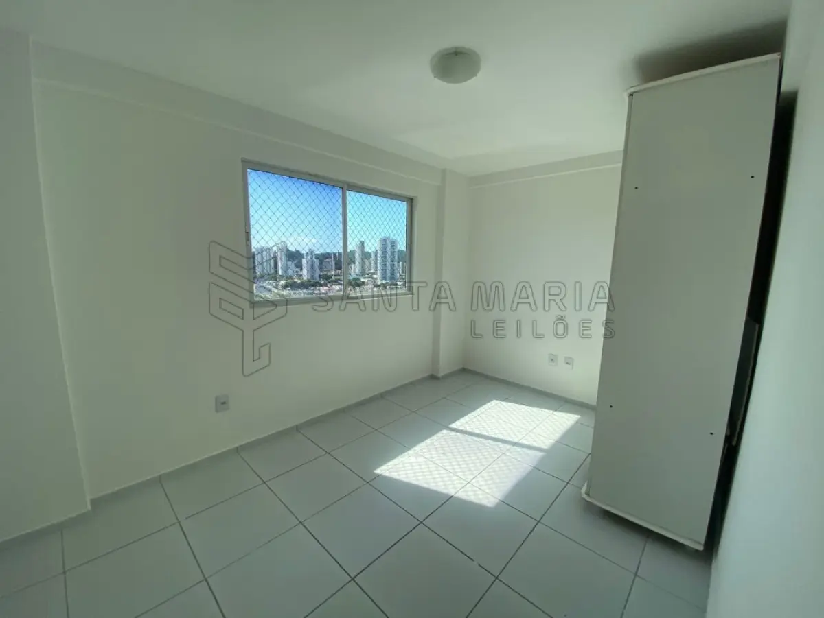 LOTE 009 - Apartamento 1501 do edifício Residencial Villes De France situado à Avenida Prudente de Morais, nº 394, bairro Petrópolis em Natal/RN, e o box garagem 06, com área real privativa de 69,283, área real comum de 30,207 e área real total de 99,490 fração ideal de 0,007387 do imóvel n°25.621 do CRI de Natal/RS.