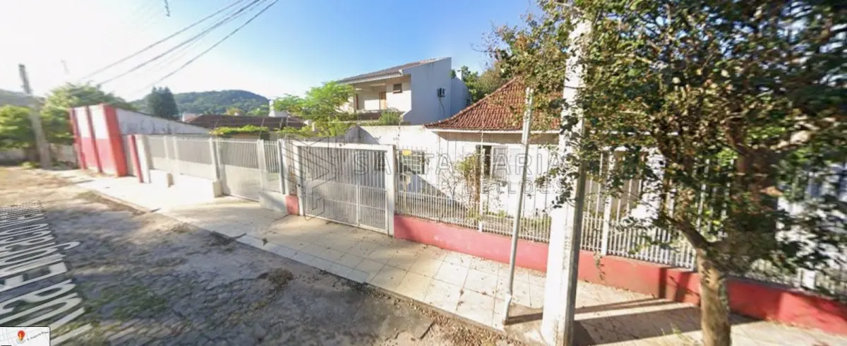 Terreno, constituído de parte dos lotes n°45 e 46 da vila schirmer em santa maria/rs, encravado, com as seguintes medidas e confrontações: 25m pelo lado leste, onde entesta com o proprietário; 18m80 pelo lado norte, onde entesta com propriedade de artur lenhart; 33m pelo lado oeste, onde entesta com propriedade de quem de direito; desse ponto, em ângulo reto, sentido oeste-leste, na extensão de 11m entesta ao sul, com emiliano mila; desse ponto, em ângulo reto sentido sul-nor