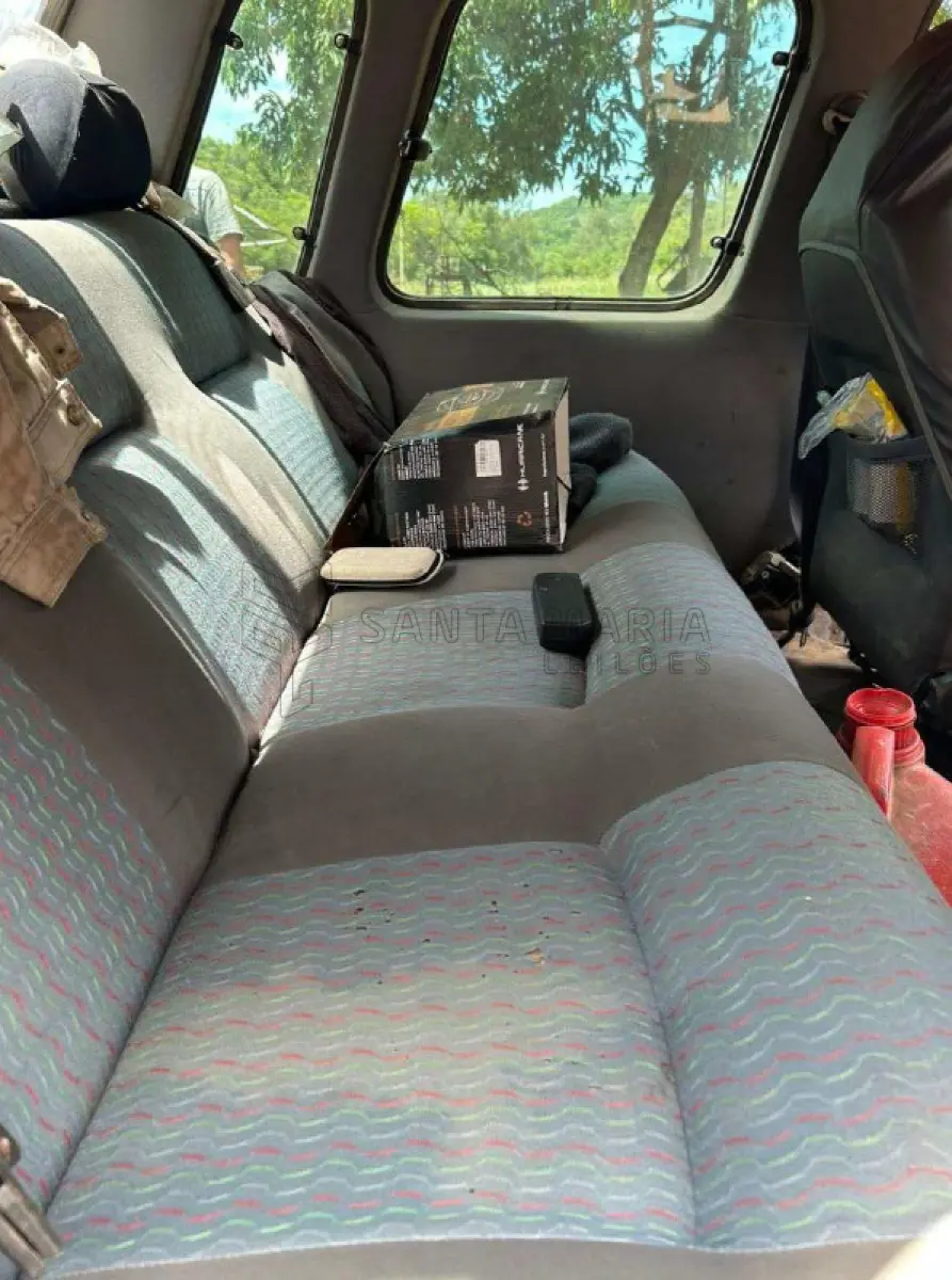 LOTE 001 - Caminhoneta GM/CHEVROLET D20 CUSTOM, ano/modelo 1987/1988, placas LZD3I89, RENAVAM 521341639, na cor branca e em funcionamento.