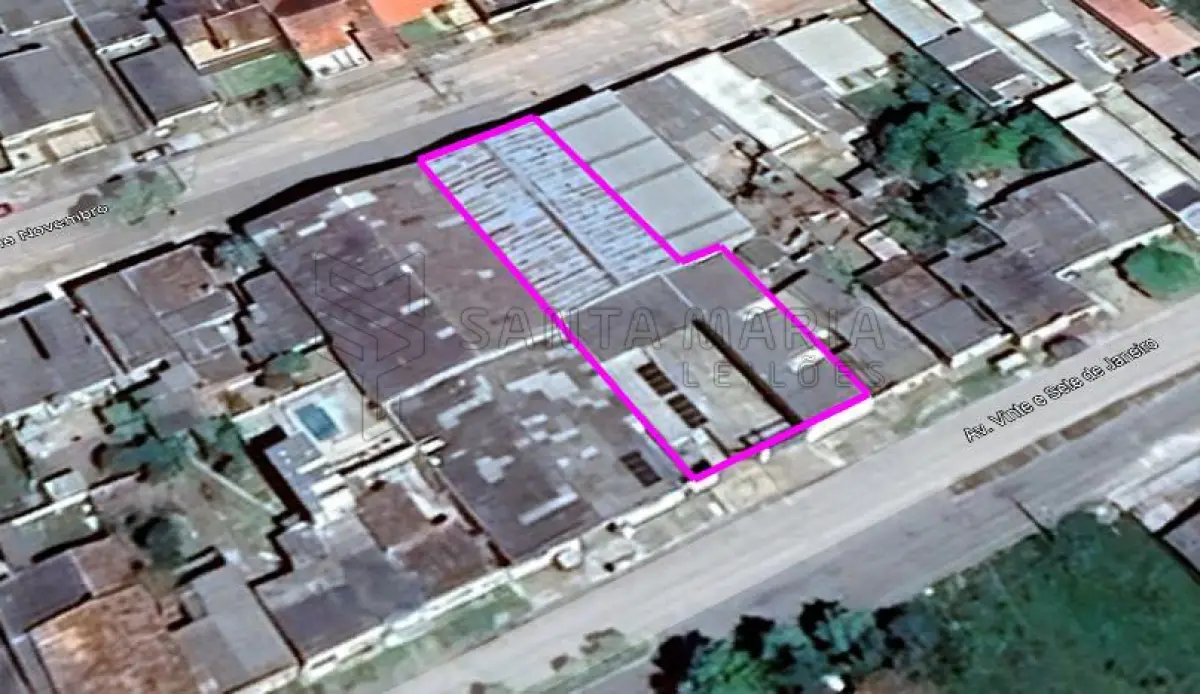 LOTE 001 - Um terreno com área aproximada de 730 m², com frentes para as ruas 15 de Novembro e 27 de Janeiro, em Jaguarão/RS, sobre o qual estão edificados dois pavilhões de alvenaria e uma construção de madeira utilizada como escritório, totalizando área construída aproximada de 550 m². Matricula n° 8.224 do CRI de Jaguarão/RS. Localização do bem: Rua 15 de Novembro nº 2048 em Jaguarão/RS.
