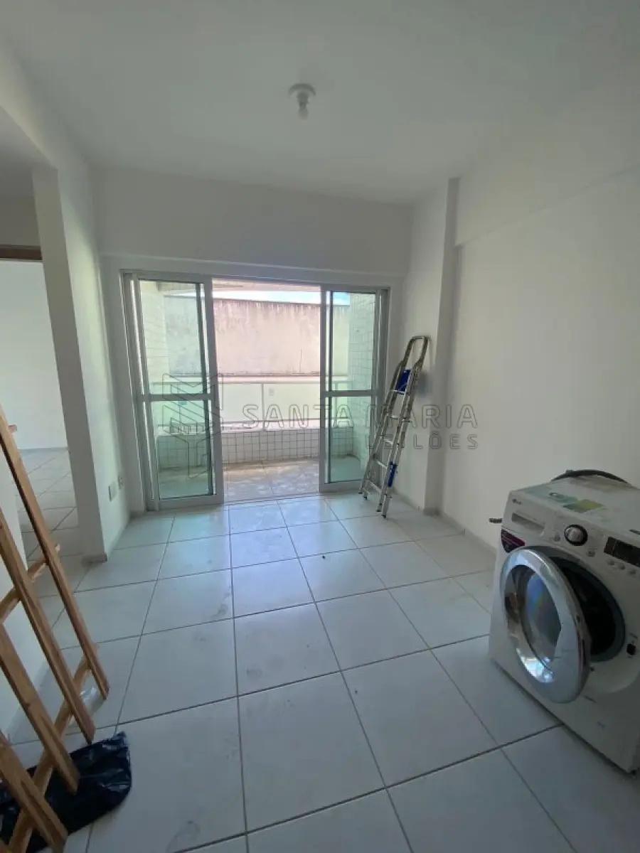LOTE 001 - Apartamento 106 do edifício Residencial Villes De France situado à Avenida Prudente de Morais, nº 394, bairro Petrópolis em Natal/RN, e o box garagem 125, com área real privativa de 69,392, área real comum de 30,234 e área real total de 99,626, fração ideal de 0,007394 do imóvel n°25.621 do CRI de Natal/RS.