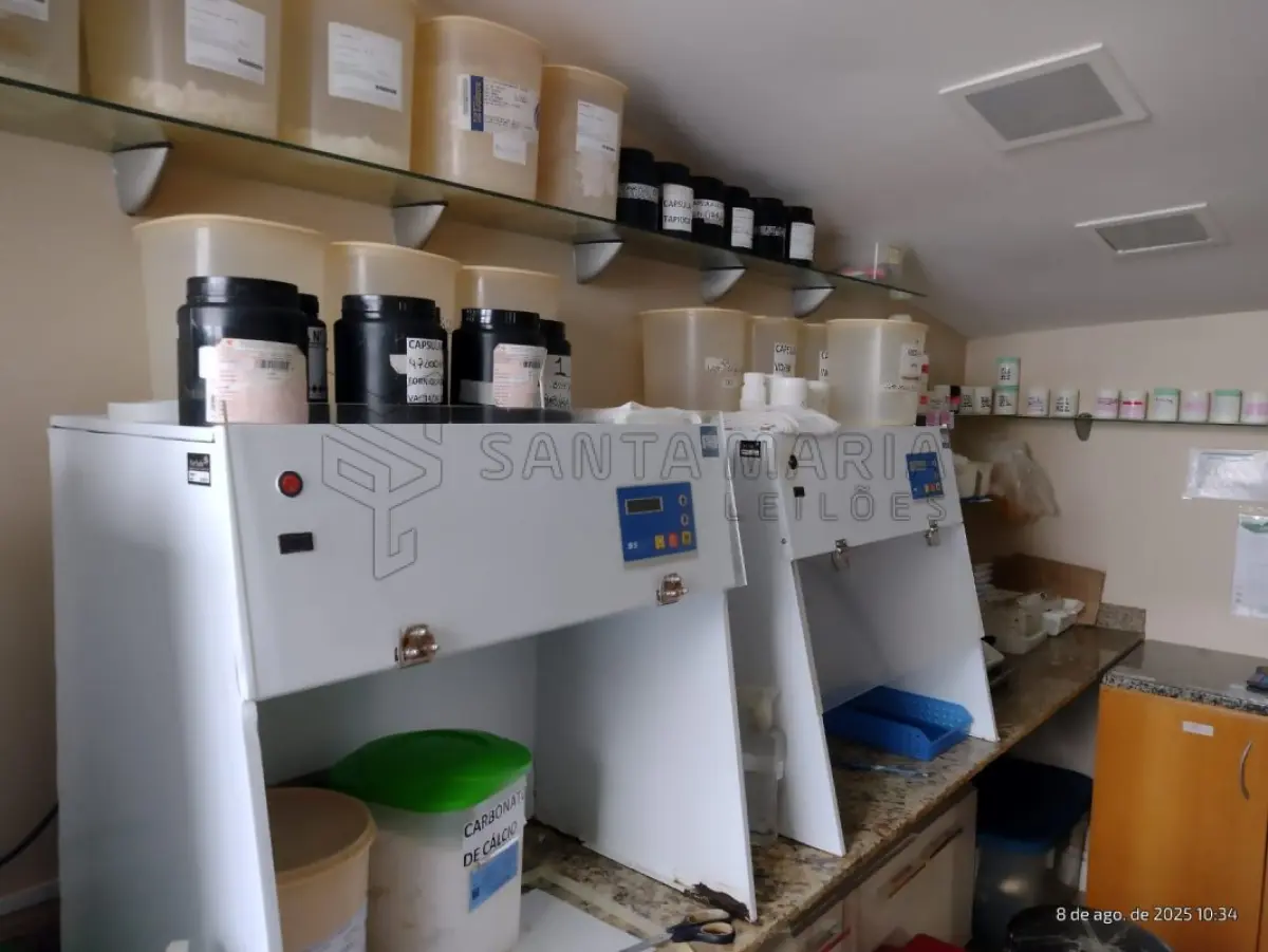 LOTE 003 - EQUIPAMENTOS DE LABORATÓRIO E MANIPULAÇÃO: 1 (uma) balança Gehaka serie BT, 1 (uma) balança Gehaka BK 3000, 1 (uma) chaleira elétrica com termômetro, 1 (um) medidor de ph/mv quimis, 1 (um) termômetro termo-higrômetro j.prolab, 1 (um) conj. cerâmico de manipulação marca Chiarotti, 1 (um) sistema de purificação de água osmose reversa os10cx Gehaka, 1 (um) aquecedor/fogão por indução 2 bocas Layr, 1 (um) conj. de medidores de volume líquidos plásticos marca Naigon, 1 9um) agitador mecânico Fistom, 1 (um) termômetro prata Incoterm, 1 (um) medidor de ponto de fusão Gehaka pf1000, 4 (quatro) capelas de manipulação, 2 (duas) balanças Gehaka bg400 em regular estado, 1 (uma) chapinha azul marca BBG, 1 (um) processador estático forma sp1100, 1 (uma) Multisecadora digital capsutec.