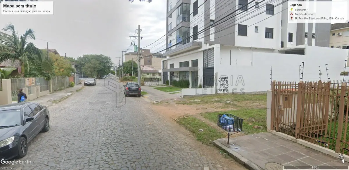 LOTE 001 - Um terreno com 300m² localizado na Rua Franklin Bittencourt Filho, entre o prédio n° 179 e a casa 65 no Bairro Camobi em Santa Maria/RS, terreno esse sem benfeitorias, designado sob o nº 171, da quadra nº 11, com as seguintes medidas e confrontações: 10m00 de largura na frente a Leste, para a Rua Franklin Bittencourt Filho, com igual medida nos fundos; ao Oeste, onde entesta com parte dos terrenos nºs 218 e 221; por 30m00 de extensão da frente a fundos, confrontando: por um lado ao Norte com o terreno nº 170; e, pelo outro lado, ao Sul, com o terreno nº 172. Matriculado sob n° 31.670 do CRI de Santa Maria/RS.