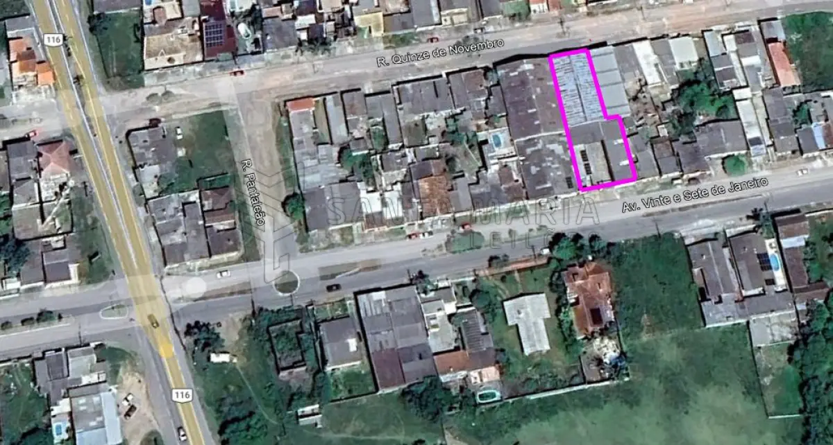 LOTE 001 - Um terreno com área aproximada de 730 m², com frentes para as ruas 15 de Novembro e 27 de Janeiro, em Jaguarão/RS, sobre o qual estão edificados dois pavilhões de alvenaria e uma construção de madeira utilizada como escritório, totalizando área construída aproximada de 550 m². Matricula n° 8.224 do CRI de Jaguarão/RS. Localização do bem: Rua 15 de Novembro nº 2048 em Jaguarão/RS.