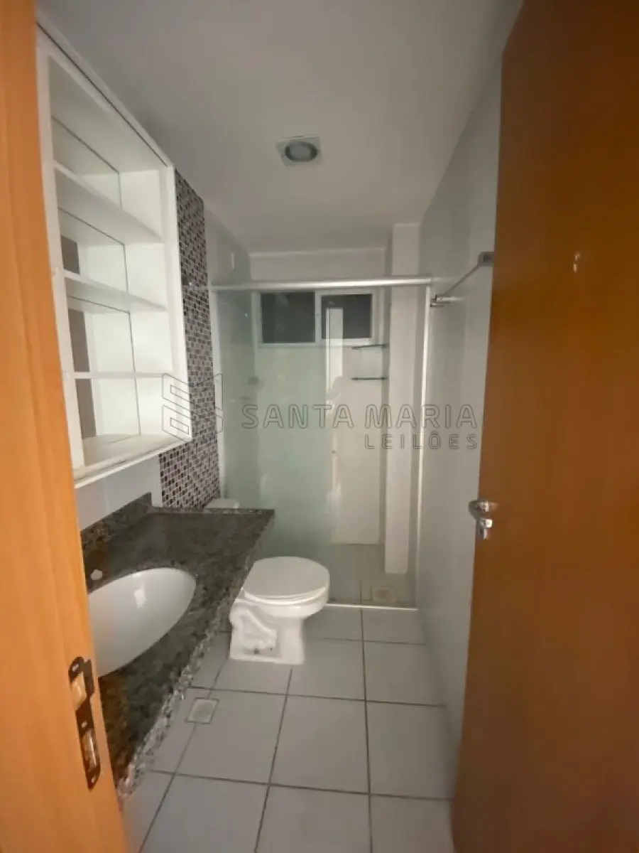 LOTE 002 - Apartamento 107 do edifício Residencial Villes De France situado à Avenida Prudente de Morais, nº 394, bairro Petrópolis em Natal/RN, e o box garagem 97, com área real privativa de 68,015, área real comum de 29,963 e área real total de 97,978, fração ideal de 0,007328 do imóvel n° 25.621 do CRI de Natal/RS.