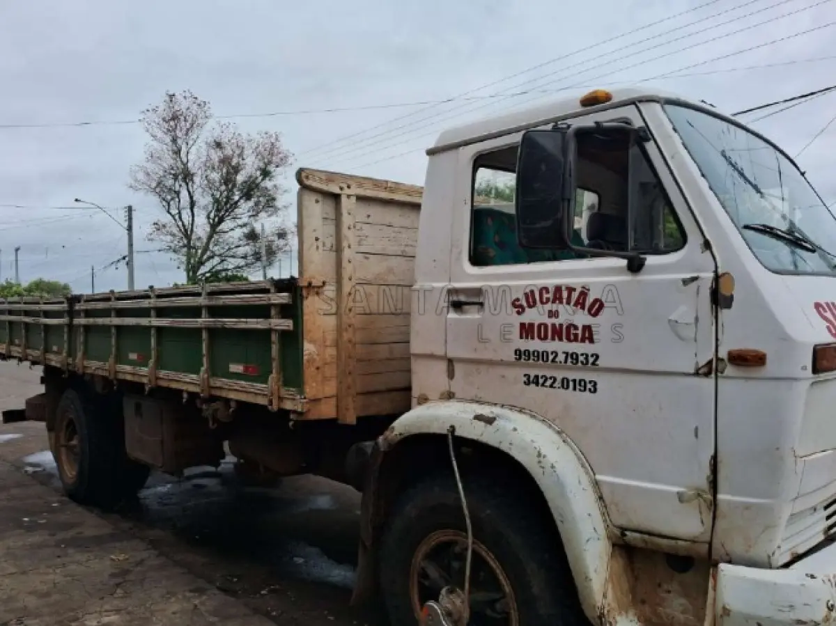 LOTE 001 - Um caminhão VW/14.140, placas IEF6D96 ano/modelo 1987/1987, RENAVAM 373881207, na cor branca. Localização do bem: Rua Santa Catarina, 670 em Alegrete/RS. Depositário: Jeronimo Ranildo Nunes de Marins.