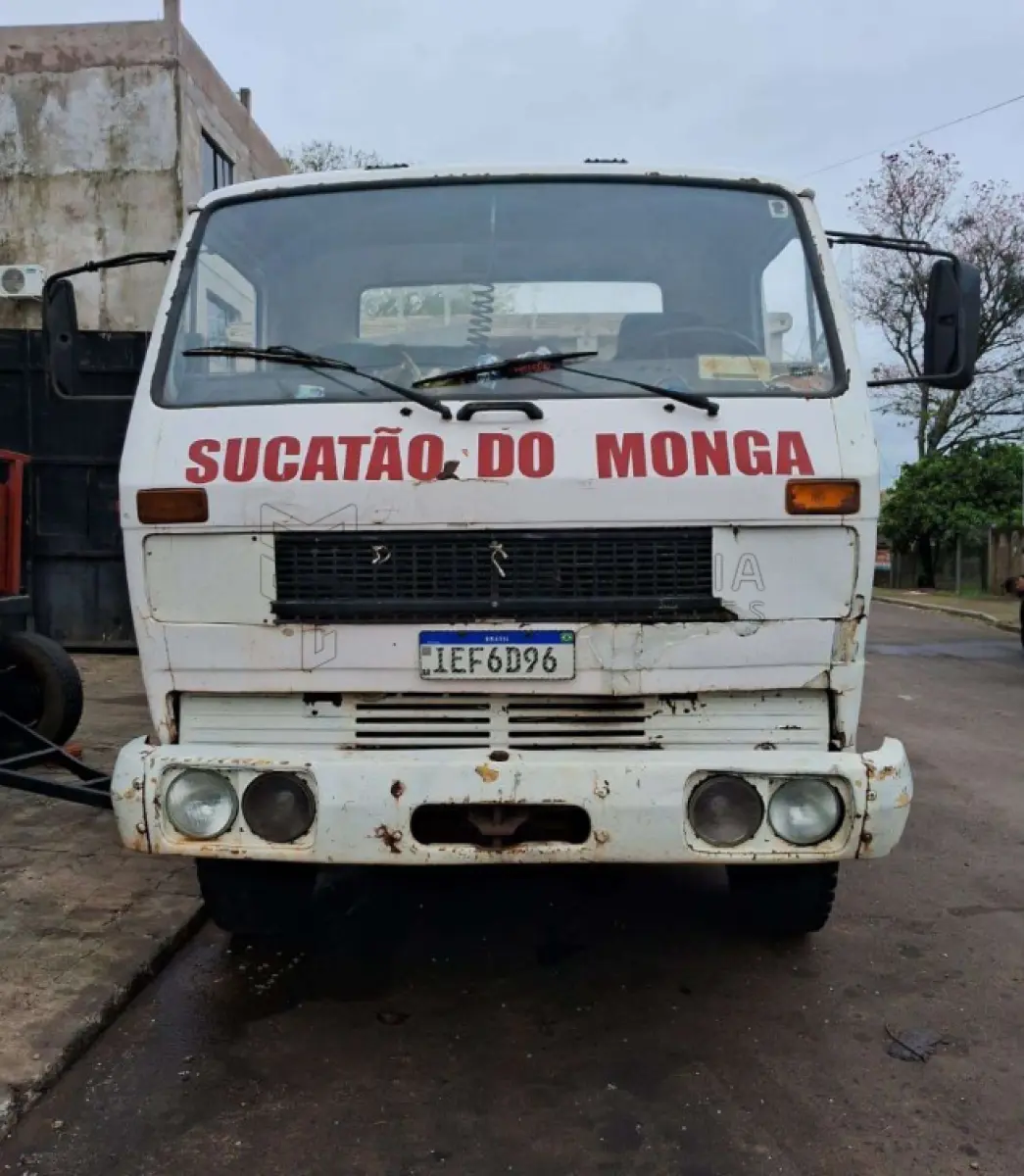 LOTE 001 - Um caminhão VW/14.140, placas IEF6D96 ano/modelo 1987/1987, RENAVAM 373881207, na cor branca. Localização do bem: Rua Santa Catarina, 670 em Alegrete/RS. Depositário: Jeronimo Ranildo Nunes de Marins.
