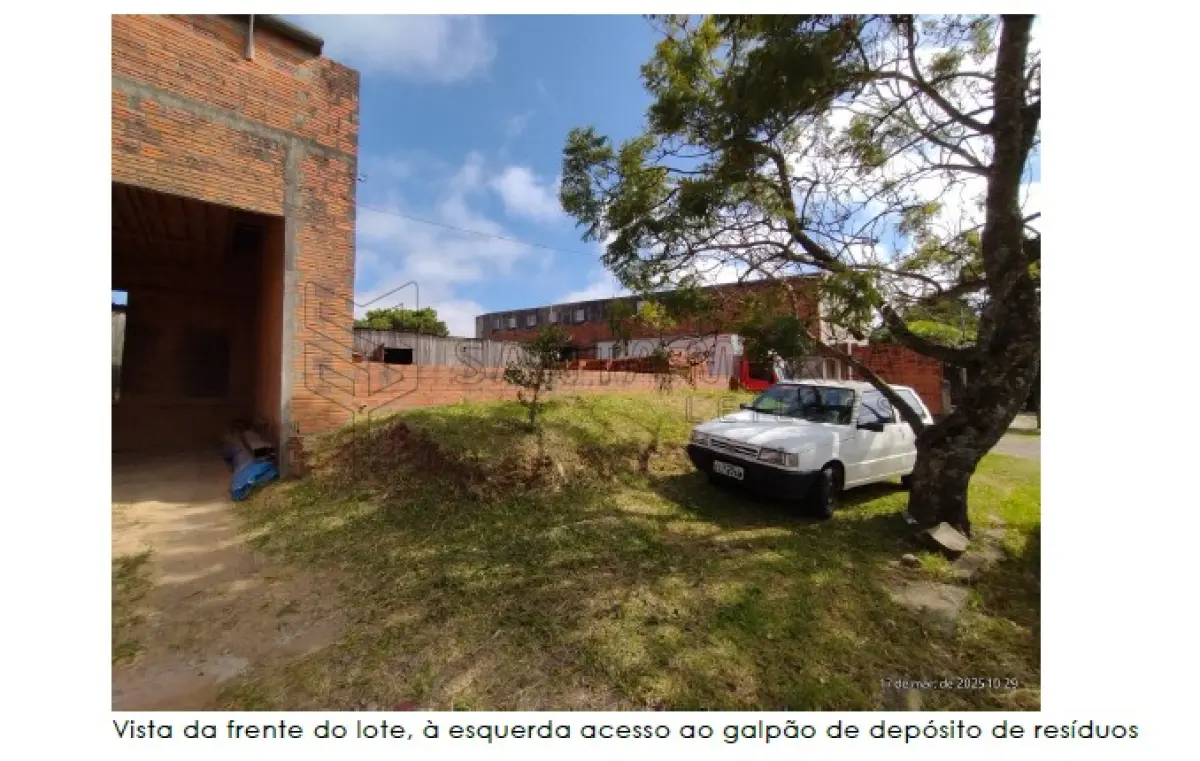 LOTE 002 - Terreno com a área de 330,00 m² na Rua Bugre Lopes em Santiago/RS, possuindo uma construção do tipo galpão industrial e parte de um depósito de resíduos, à 23m da esquina da rua Jose Chequim, no quarteirão formado pelas José Figueiredo Pinto, Bagre Lopes, José Chequim e Avenida Aparício Mariense. Matriculado sob n° 13.030 do CRI de Santiago/RS.
