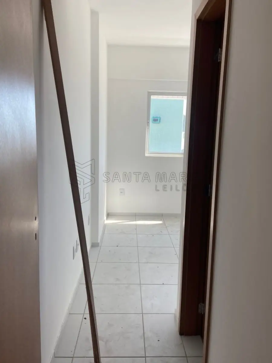 LOTE 008 - Apartamento 1404 do edifício Residencial Villes De France situado à Avenida Prudente de Morais, nº 394, bairro Petrópolis em Natal/RN, e o box garagem 49, com área real privativa de 69,672, área real comum de 30,372 e área real total de 100,045 fração ideal de 0,007428 do imóvel n°25.621 do CRI de Natal/RS.