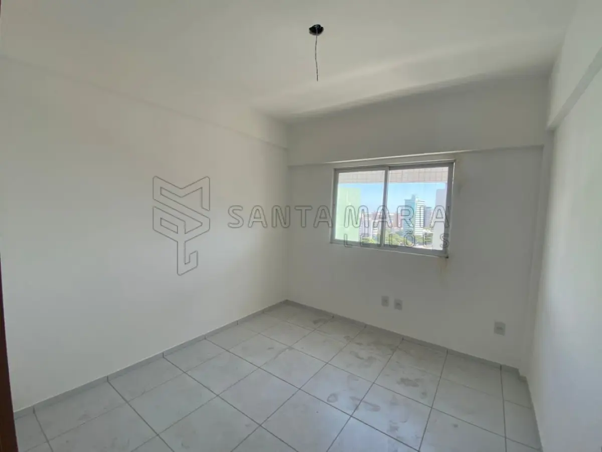 LOTE 008 - Apartamento 1404 do edifício Residencial Villes De France situado à Avenida Prudente de Morais, nº 394, bairro Petrópolis em Natal/RN, e o box garagem 49, com área real privativa de 69,672, área real comum de 30,372 e área real total de 100,045 fração ideal de 0,007428 do imóvel n°25.621 do CRI de Natal/RS.