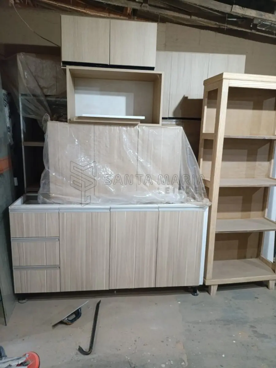 LOTE 002 - Móveis planejados de cozinha novos, aos quais encontram-se desmontados, 100% (cem por cento) MDF 18mm, corpo em MDF branco e externo em amadeirado, medidas conforme projeto em anexo e na foto.