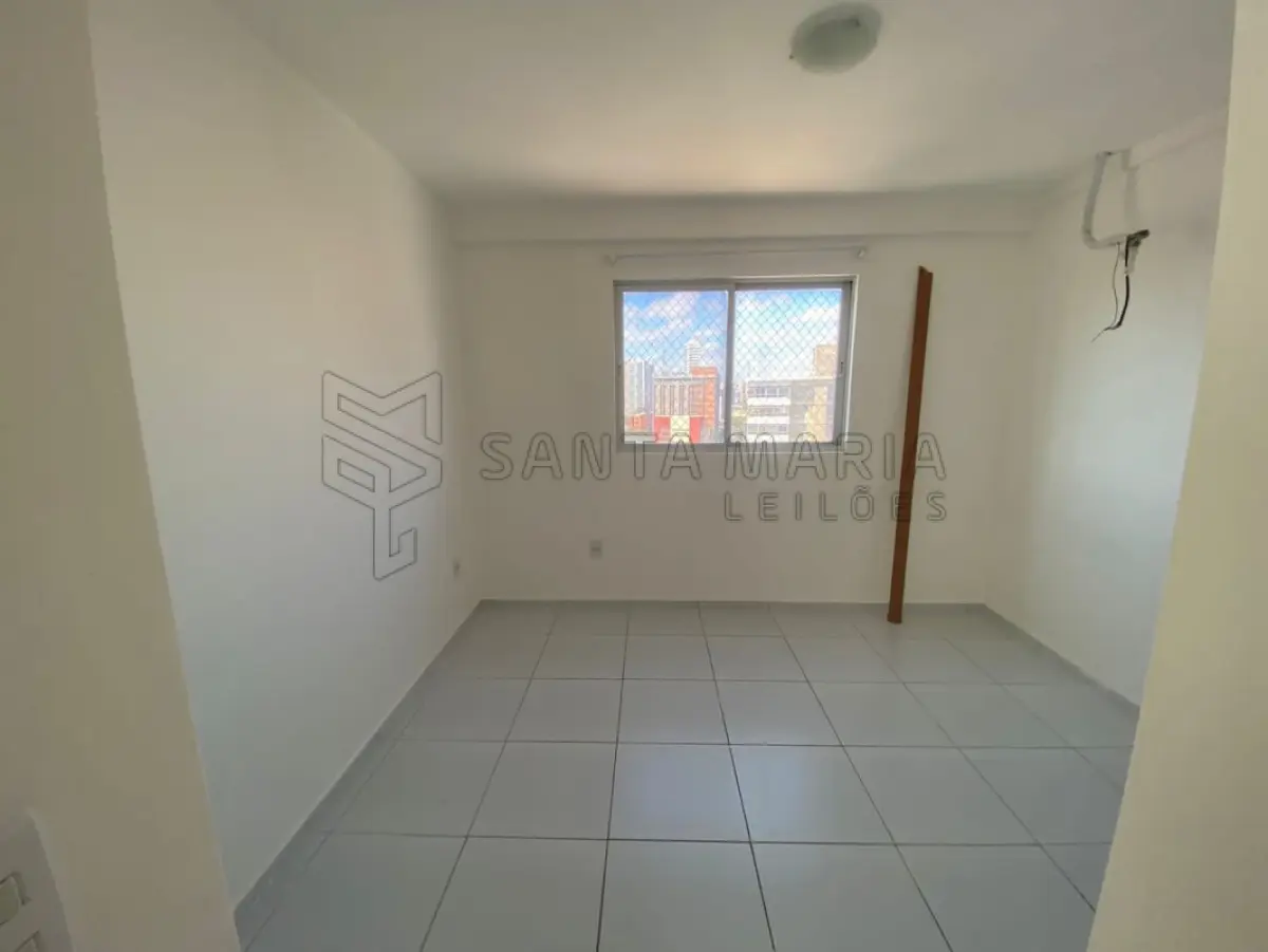 LOTE 009 - Apartamento 1501 do edifício Residencial Villes De France situado à Avenida Prudente de Morais, nº 394, bairro Petrópolis em Natal/RN, e o box garagem 06, com área real privativa de 69,283, área real comum de 30,207 e área real total de 99,490 fração ideal de 0,007387 do imóvel n°25.621 do CRI de Natal/RS.