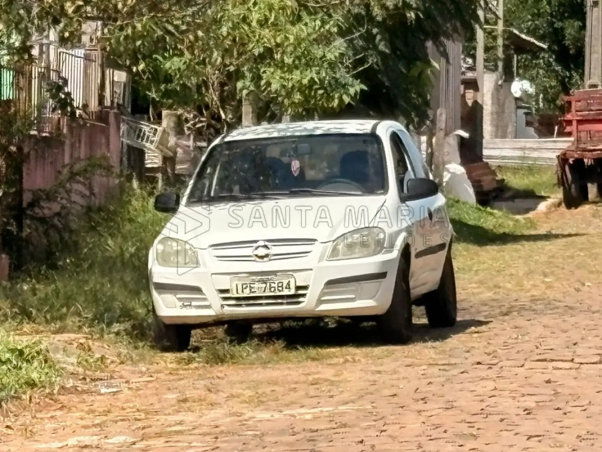 LOTE 001 - Veículo GM/CELTA 2P LIFE, ano/modelo 2008/2009, placas IPE7684, RENAVAM 986327069, na cor branca. Localização do bem: Rua Alexandre Silveira Martins, 429, Vila Rica - Santiago/RS. Fiel depositária: Marilene Lopes Souza.