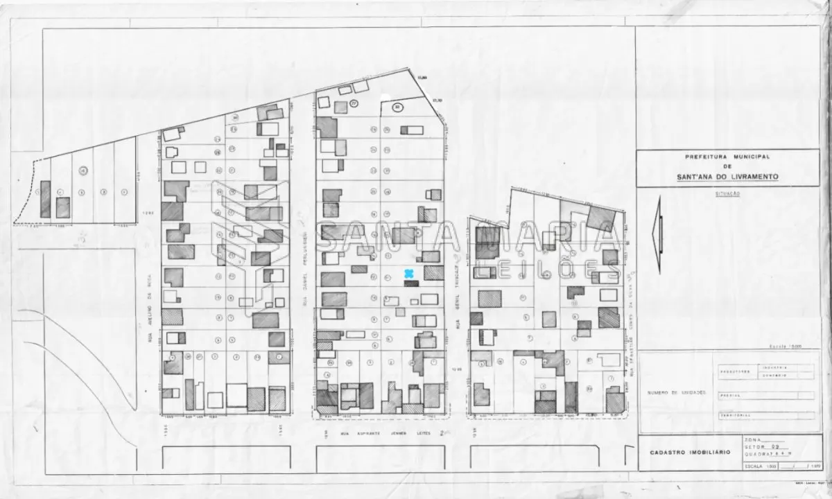 LOTE 001 - Parte ideal de 33,333% do imóvel localizado na Rua Genil Trindade, 206 em Santana do Livramento/RS de propriedade de Jair Artur dos Santos com a área construída de 85m² e o respectivo terreno com a área total de 300m², sendo 10m de frente por 30m de frente a fundos; lindando nos lados, com terrenos de Ary dos Santos Rosa; nos fundos, com Nelcy Rosa de Menezes; e, na frente, com a rua Genil Trindade. Matriculado sob n° 30.219 do CRI de Santana no Livramento/RS. Coproprietários: Juarez Miranda dos Santos, Joacir Antonio dos Santos.