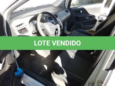 LOTE 001 - Veículo VW/SPACEFOX TREND GII, ano/modelo 2013/2014, placas IUT3620, RENAVAM 569731844, na cor branca.