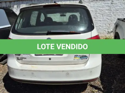 LOTE 001 - Veículo VW/SPACEFOX TREND GII, ano/modelo 2013/2014, placas IUT3620, RENAVAM 569731844, na cor branca.