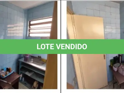 LOTE 001 - Escritório n°01, de fundo, à direita de quem da rua olha para o edifício, no andar térreo ou primeiro pavimento do Edifício Santa Rosa, com área útil de 10,08m², área de uso comum de 2,2144m² e área total de 12,2944m² composto de sala e um banheiro, localizado na rua Avenida Dr. Lauro Dorneles, 249 em Alegrete/RS. Matriculado sob n° 9.397 do CRI de Alegrete/RS.