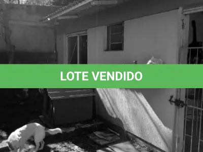 LOTE 001 - Casa de alvenaria na Rua Vereador Adolfo Souto Correia, n° 704 em Alegrete/RS e o respectivo terreno com as seguintes medidas e confrontações: 36m ao Norte, com o imóvel de propriedade de Máximo Edson Pinto Vilaverde; 35m ao Sul, com o imóvel de propriedade de Marileuza da Silva Vilaverde; 10m ao Leste, com imóvel de propriedade de Rui de Paula Souza; 10m ao Oeste, com a Rua Vereador Adolfo Souto Correia. Matriculado sob n° 12.280 do CRI de Alegrete/RS.