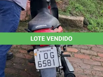 LOTE 001 - Motoneta HONDA/BIZ 125 MAIS, ano/modelo 2007/2008, placa IOG6581, RENAVAM 942023048, na cor vermelha.