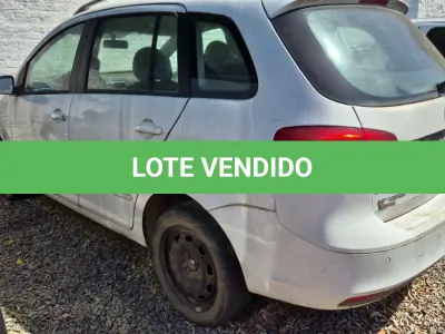 LOTE 001 - Veículo VW/SPACEFOX TREND GII, ano/modelo 2013/2014, placas IUT3620, RENAVAM 569731844, na cor branca.
