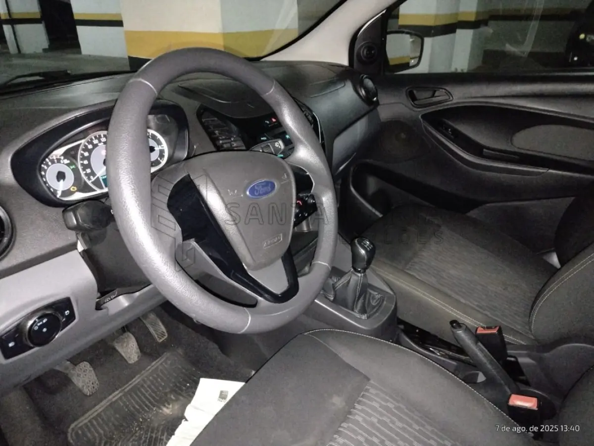 LOTE 009 - Veículo Ford Ka Sedan 1.5, 2015/2016, placas IXD3905, 4 cilindros.