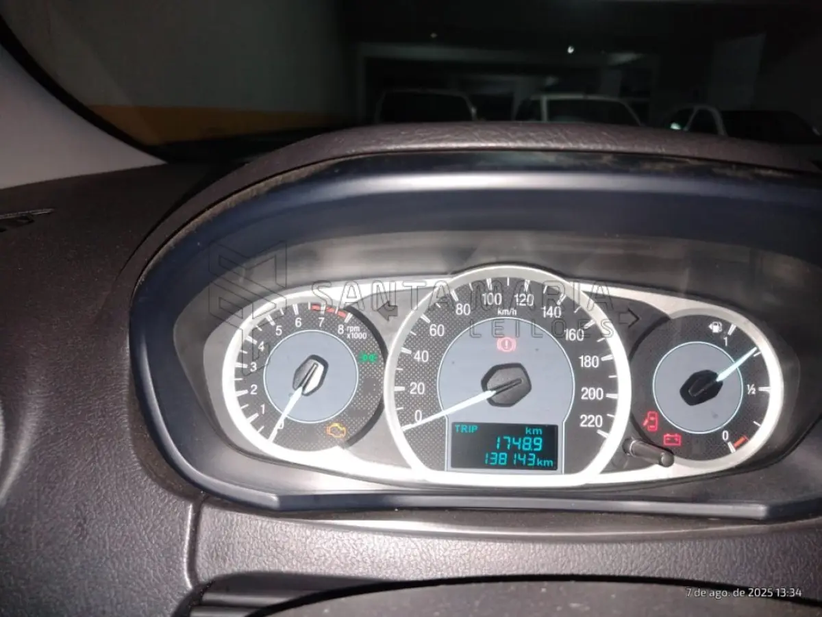 LOTE 010 - Veículo Ford Ka Sedan 1.5, 2015/2016, placas IXD3J21, 4 cilindros.