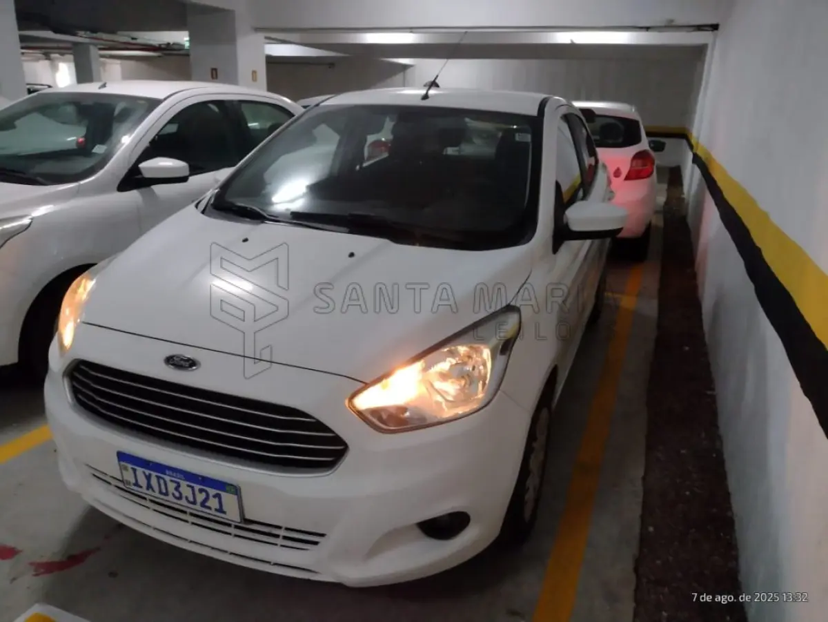 LOTE 010 - Veículo Ford Ka Sedan 1.5, 2015/2016, placas IXD3J21, 4 cilindros.
