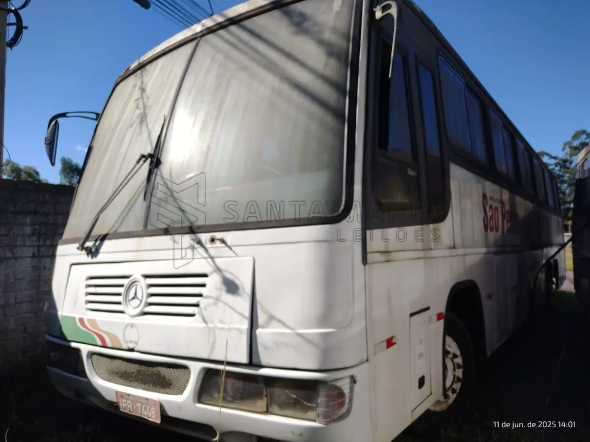 LOTE 021 - Ônibus M.BENZ/OF 1620, ano/modelo 1996/1997, placas IFR7448, RENAVAM 664529127, na cor branca, situação: ruim/motor.