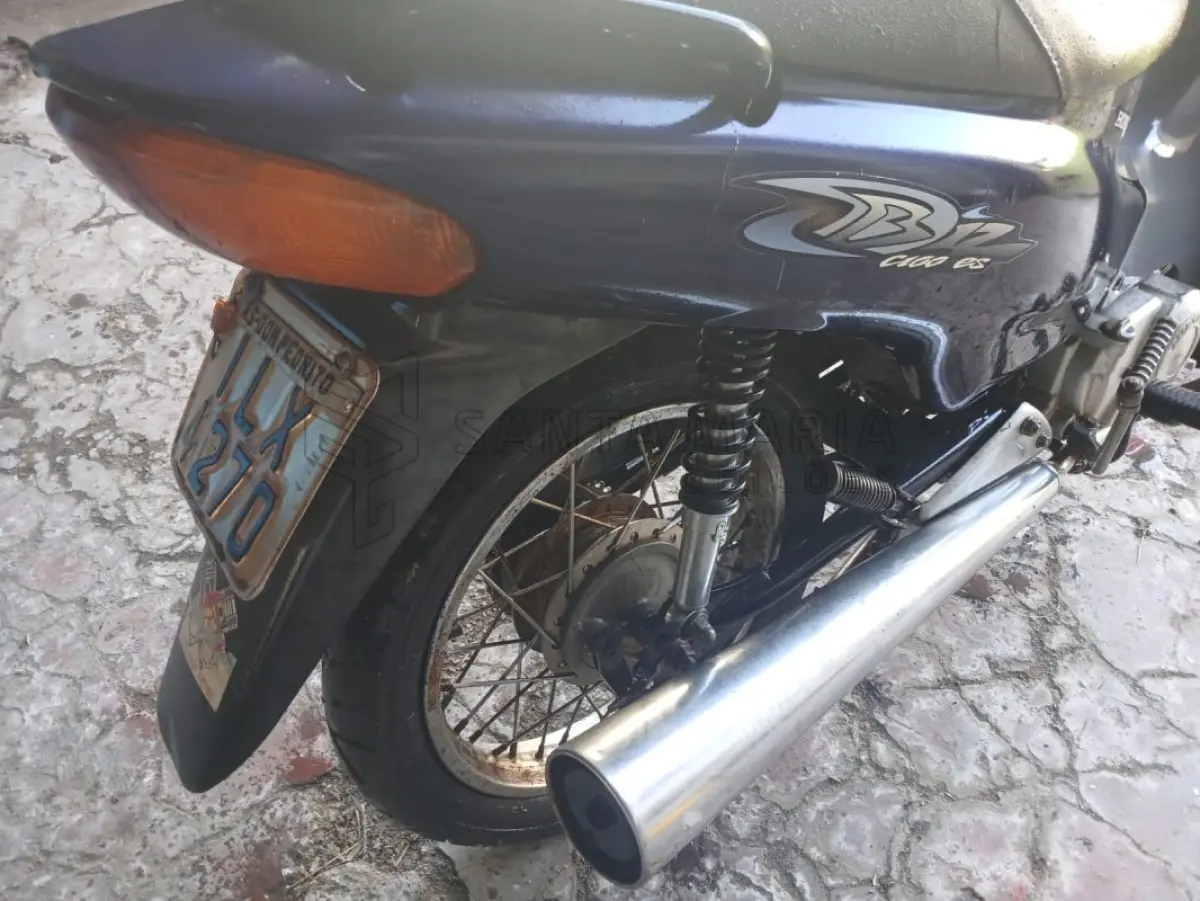 LOTE 001 - Motoneta HONDA/C100 BIZ ES, ano/modelo 2004/2004, placa ILX4270, RENAVAM 831656069, na cor azul.