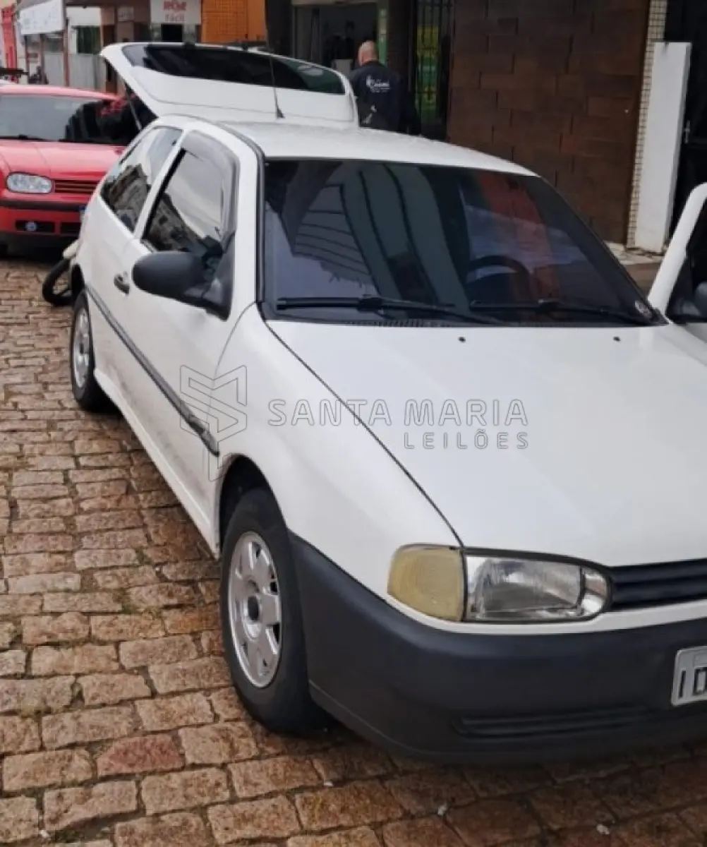 LOTE 001 - Veículo VW/GOL 1000I, ano/modelo 1995/1995, placas IDV4325, RENAVAM 642233560, na cor branca.