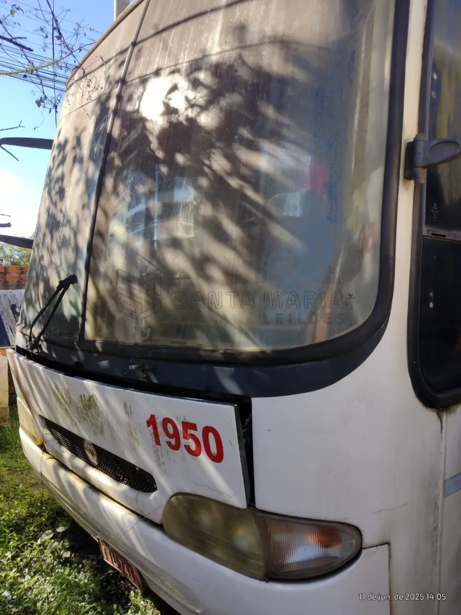 LOTE 022 - Ônibus M.BENZ/COMIL CAMPIONE R, ano/modelo 1998/1999, placas IIU7411, RENAVAM 715501208, na cor branca, situação: ruim/motor.